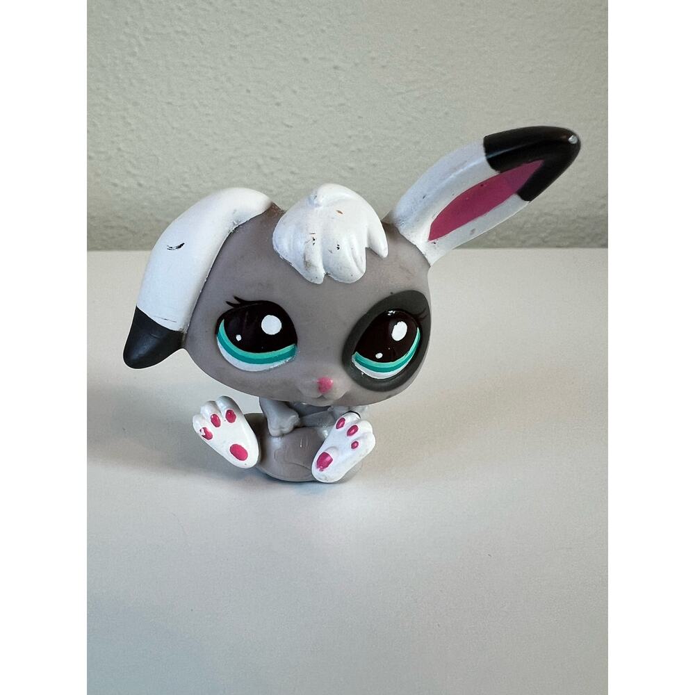 Littlest Pet Shop LPS #2668 Mommy Momma  Bunny Rabbit Nap Time 2009